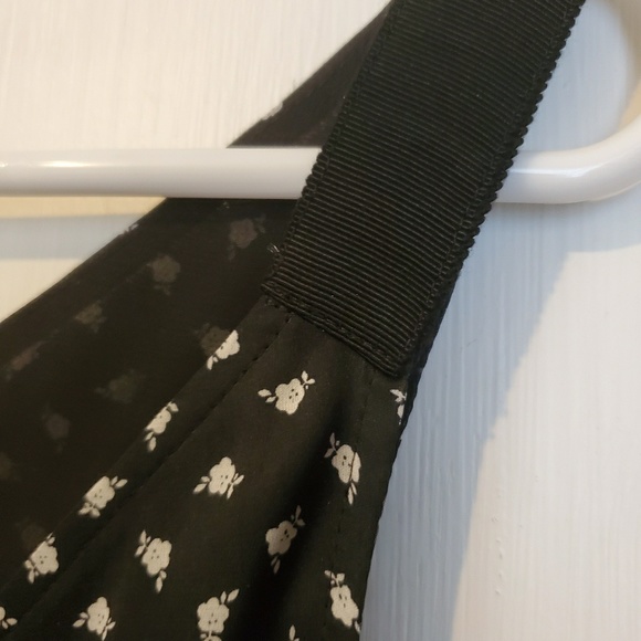 Cute dressy tank top - Picture 2 of 4